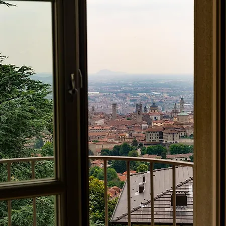 Relais San Vigilio Al Castello Hotel 4*